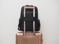 Charger l'image dans la visionneuse de la galerie, Audace noir Sac à dos cuir vegan recyclé 3-en-1