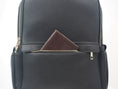 Charger l'image dans la visionneuse de la galerie, Audace noir Sac à dos cuir vegan recyclé 3-en-1