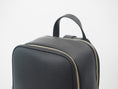 Charger l'image dans la visionneuse de la galerie, Audace noir Sac à dos cuir vegan recyclé 3-en-1
