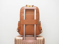 Charger l'image dans la visionneuse de la galerie, Audace marron Sac à dos cuir vegan recyclé 3-en-1
